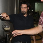 Vintae winemaker pours Spanish white wine